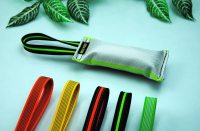 Beißwurst Feuerwehrschlauch Neon-Extrem 26 x 5,5 cm, 1 Schlaufe